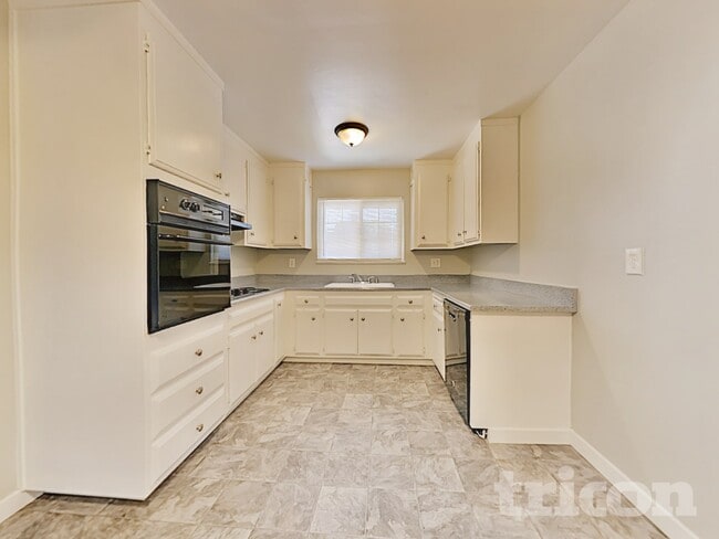 Foto del edificio - 402 E Pacific Ave