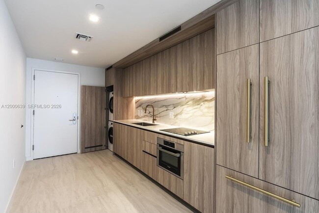 Foto del edificio - 77 SE 5th St