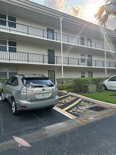 Foto principal - 9400 Lime Bay Blvd