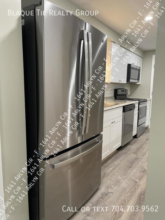Foto principal - 1641 Arlyn Cir