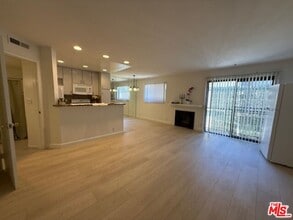 Building Photo - 4322 Matilija Ave
