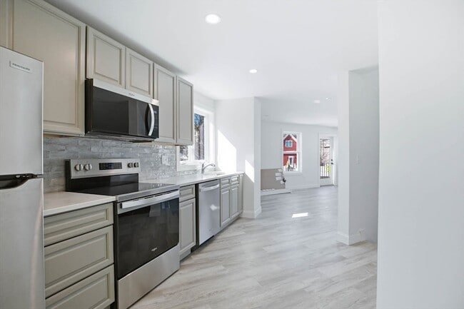 Photo - 23 Blake St House