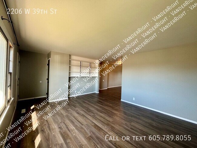 Foto del edificio - 2206 W 39th St