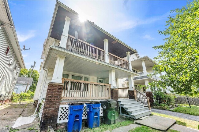 Building Photo - 2057 W 91st St