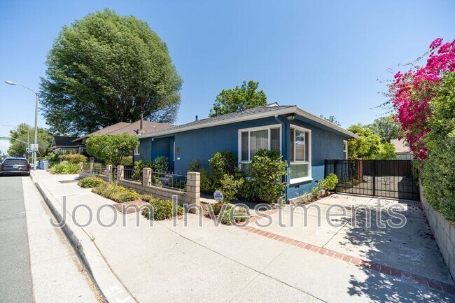 Building Photo - 1007 Monterey Rd