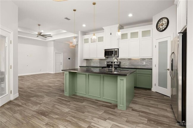 Foto del edificio - 1408 Garden Ridge Ave