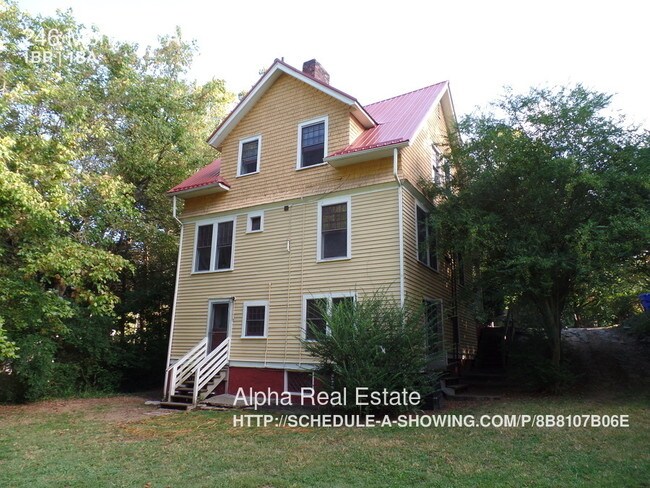 Building Photo - Fabulous updated apartment in Montford!