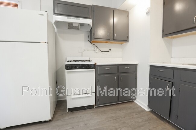 Building Photo - 102 N 38th Ave