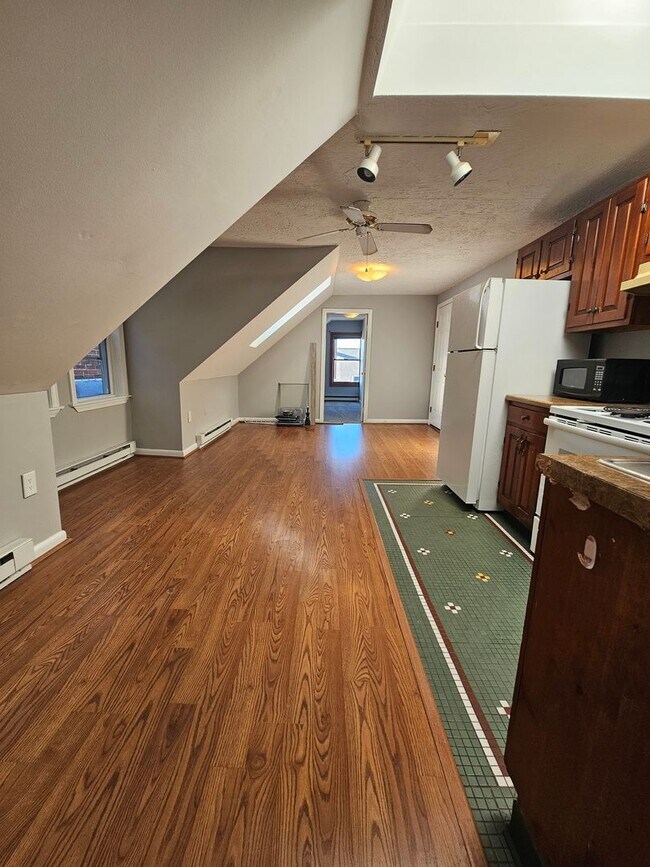 Foto del edificio - 12 South St