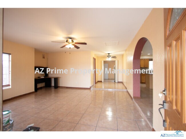 Building Photo - 4501 W Mission Ln