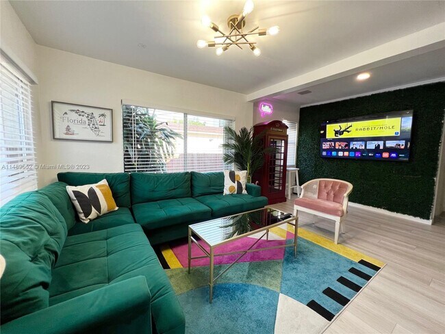 Foto del edificio - 1328 SW 21st Ter