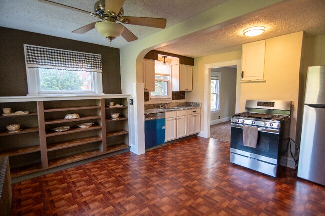 Building Photo - 26580 Butternut Ridge Rd