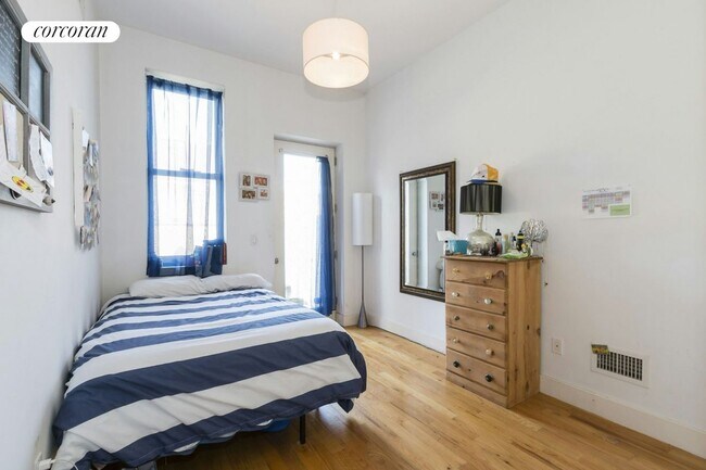 Foto del edificio - 49 Engert Ave