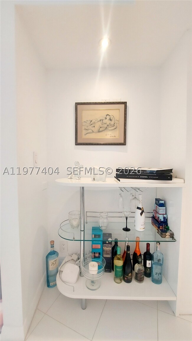 Foto del edificio - 1000 W Island Blvd