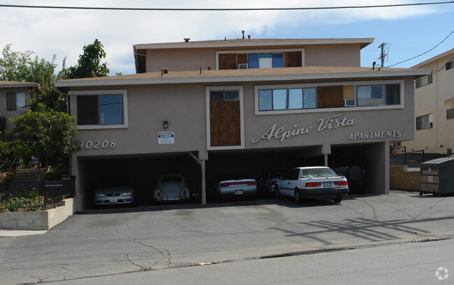 Foto del edificio - 10208-10212 Tujunga Canyon Blvd