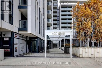 Building Photo - 400 Adelaide St E