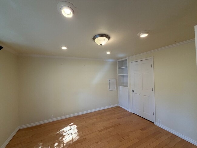 Building Photo - 2735 Almaden St
