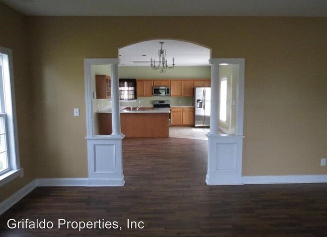 Foto del edificio - 104 Whispering Winds Ln