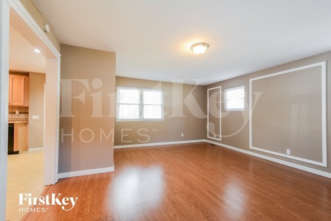 Foto del edificio - 385 Humes Ln