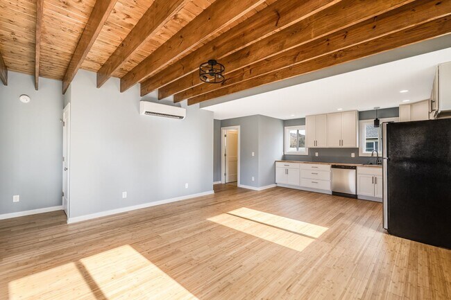 Foto del edificio - Newly Built Two-Story Home in North Asheville