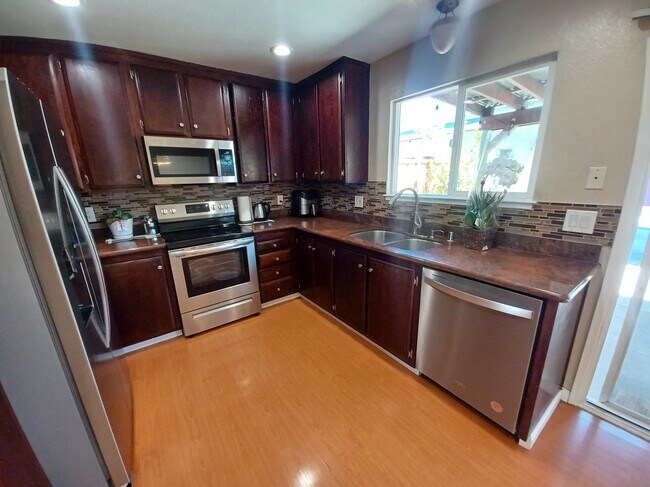 Building Photo - 4358 Bel Estos Way