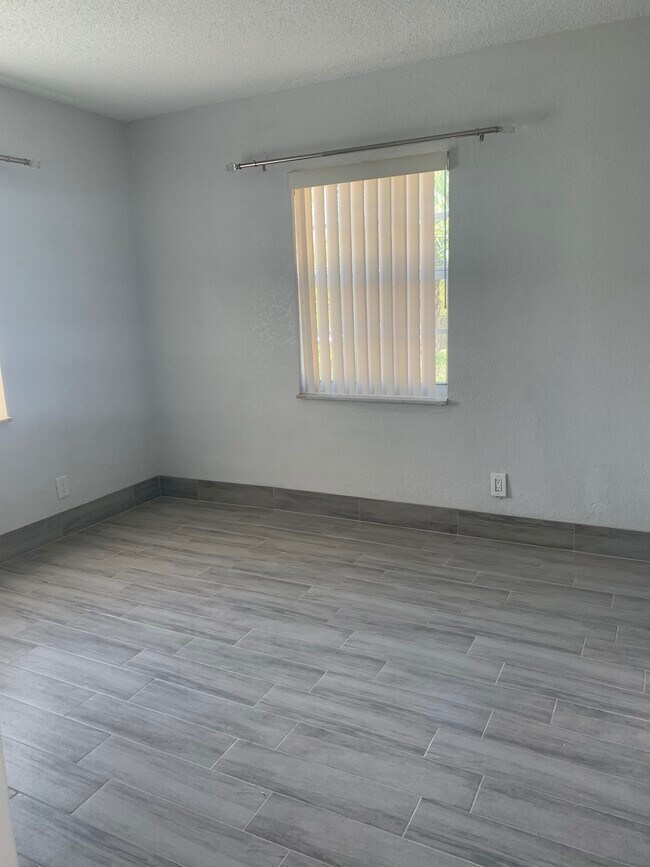 Foto del edificio - 337 Kenilworth Blvd