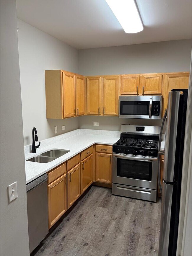 Foto del edificio - 3243 Stratford Ct