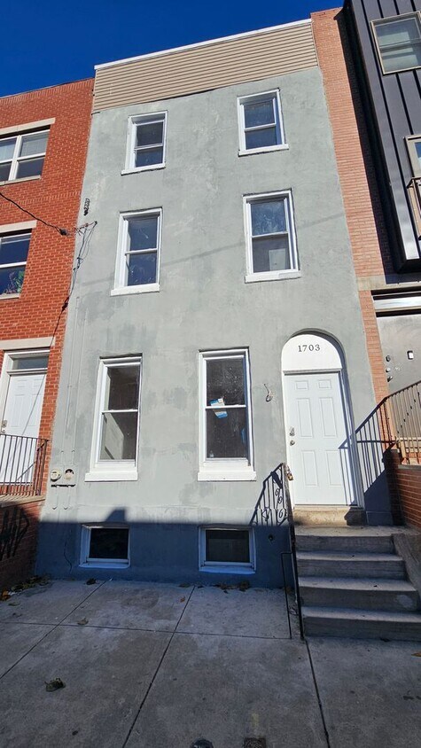 Primary Photo - 1703 Arlington St