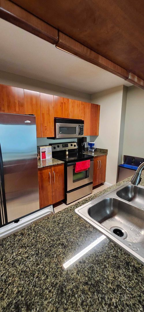 Building Photo - 1 Bed / 1 Bath with Bay Views – Partially ...