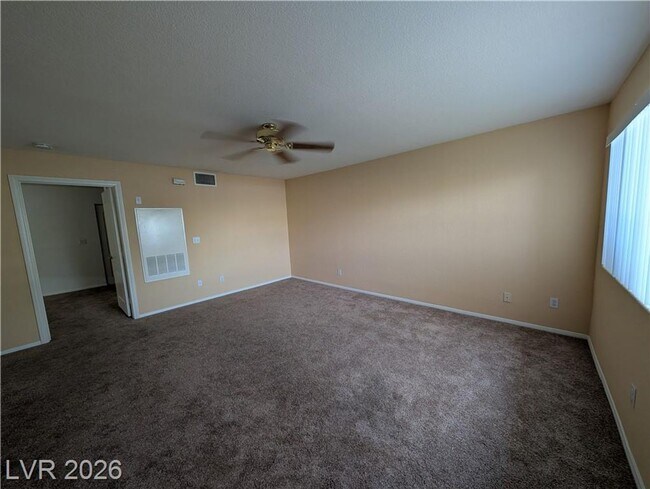 Foto del edificio - 1 Bedroom downstairs unit Henderson community with community pool