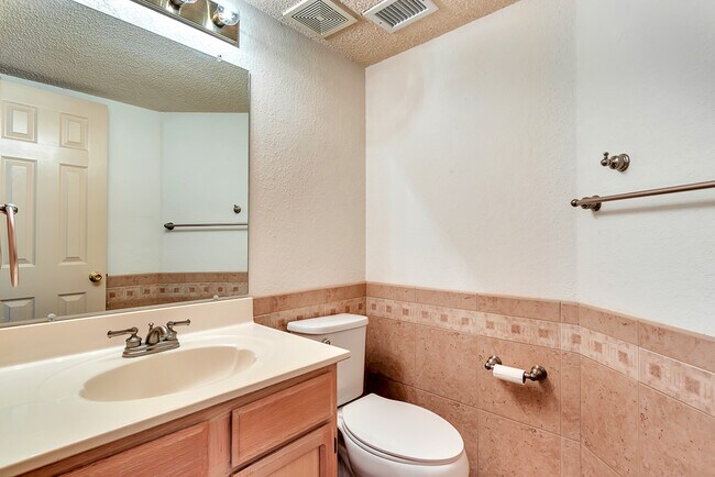 Foto del edificio - 7145 Tierra Taos Dr