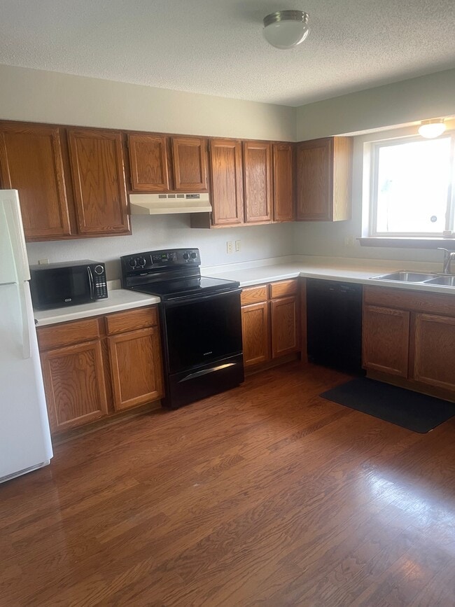 Foto del edificio - W163N11528 Windsor Ct