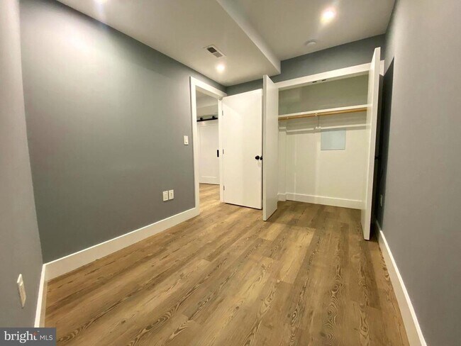 Foto del edificio - 3126 16th St NW