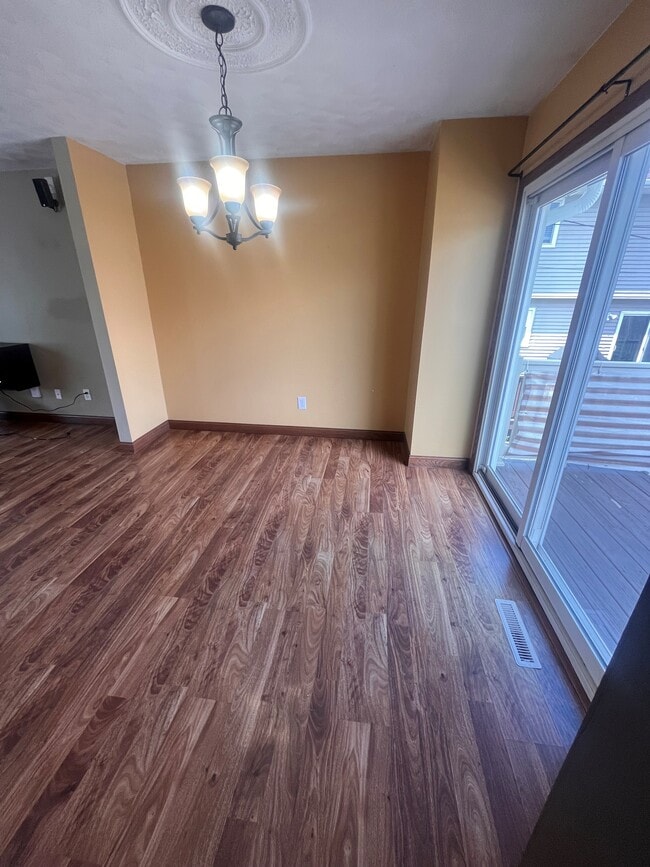 Building Photo - 3751 Tam O Shanter Dr N