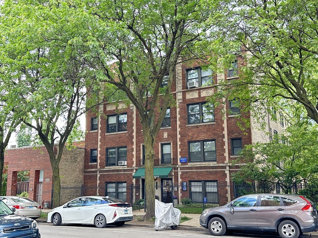 Primary Photo - 4549 N Damen Ave