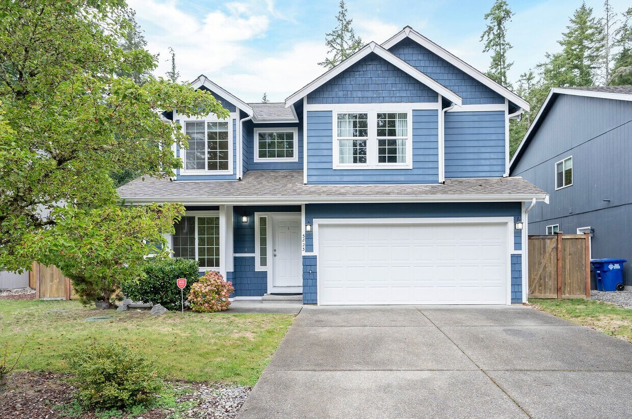 Foto principal - Charming 3BR/2.5BA in Desirable Gig Harbor...