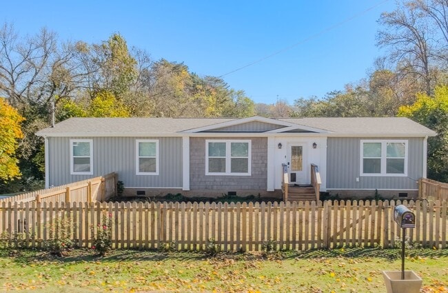 Knoxville 37920 - 3 bedroom 2 bath - call ... - Knoxville 37920 - 3 bedroom 2 bath - call ... House