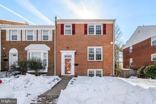 Foto del edificio - 8070 Powderbrook Ln