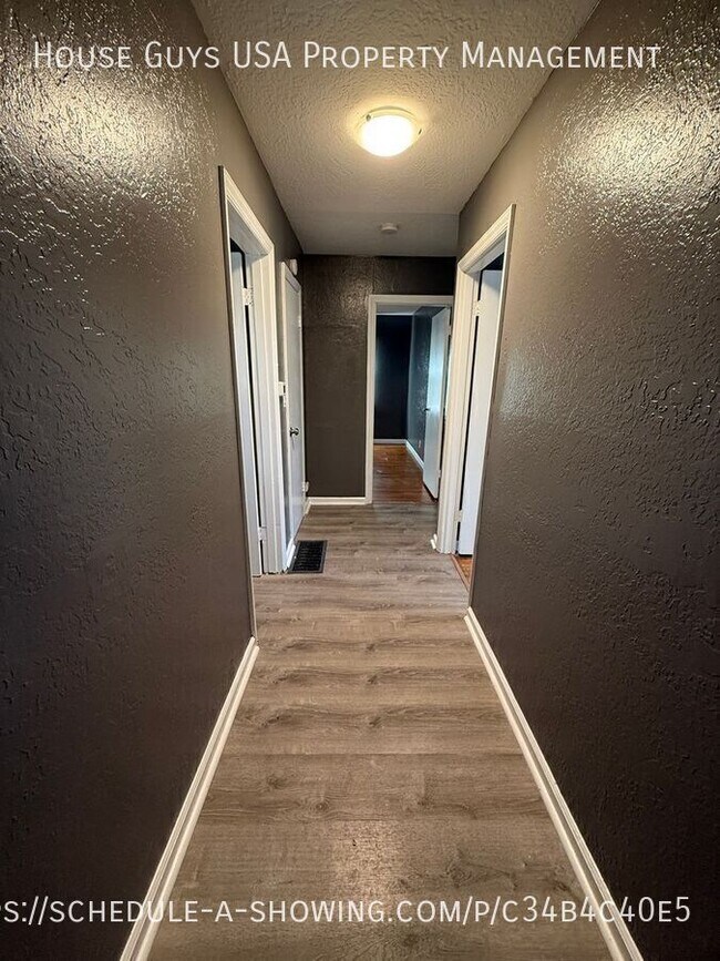 Building Photo - 4610 Linwood Blvd