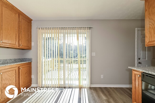 Building Photo - 165 Dixboro Dr