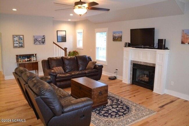 Foto del edificio - 845 N May St