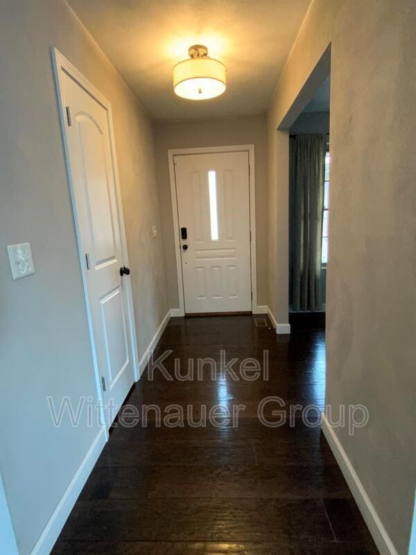 Building Photo - 1721 Spruce Hill Dr