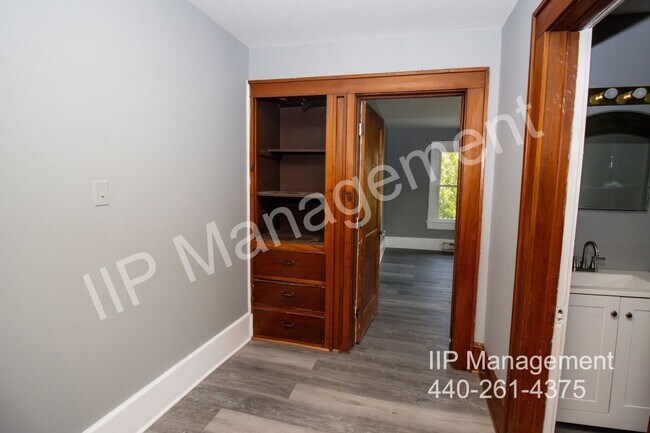 Building Photo - 54 S Portage Path