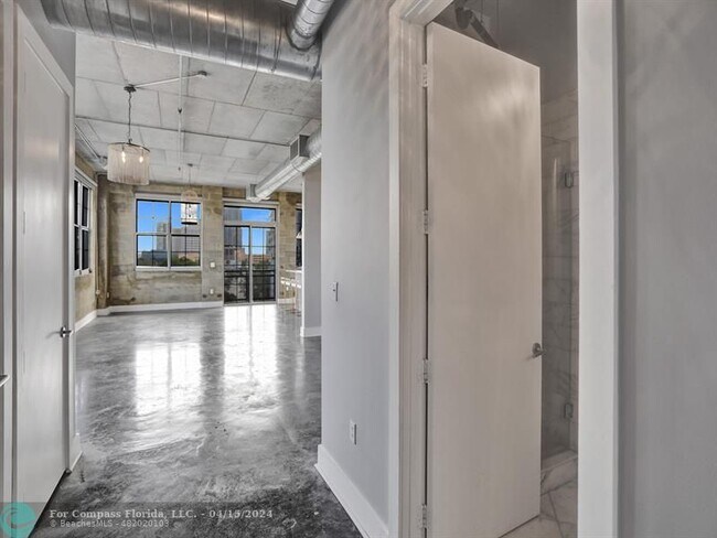 Foto del edificio - 410 NW 1st Ave