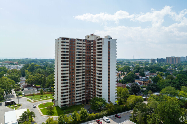 Photo du bâtiment - Hillburn Apartments