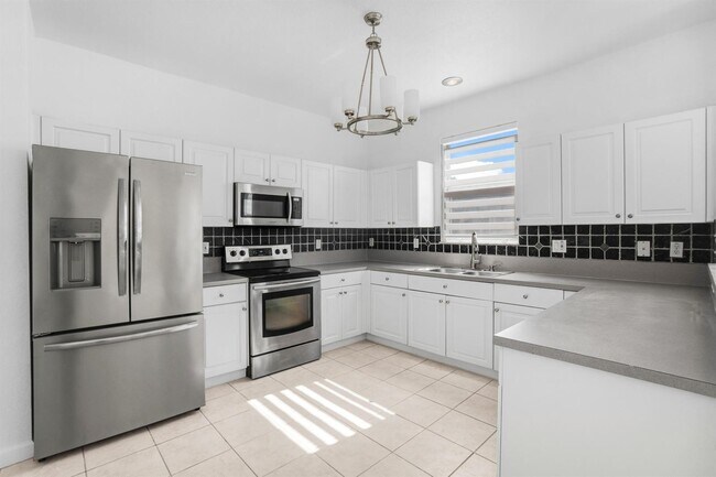 Building Photo - 9002 SW 214th Ln