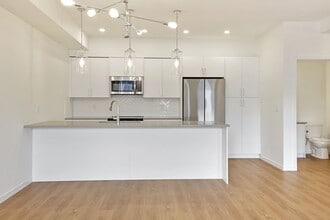 Building Photo - 61 S Pt Mnr SW