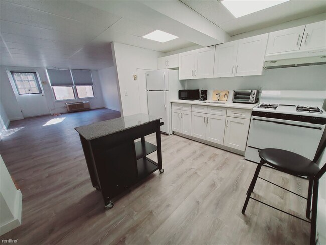 Building Photo - Studio, 1 bath Condo - 102 Woodside Grn Ap...