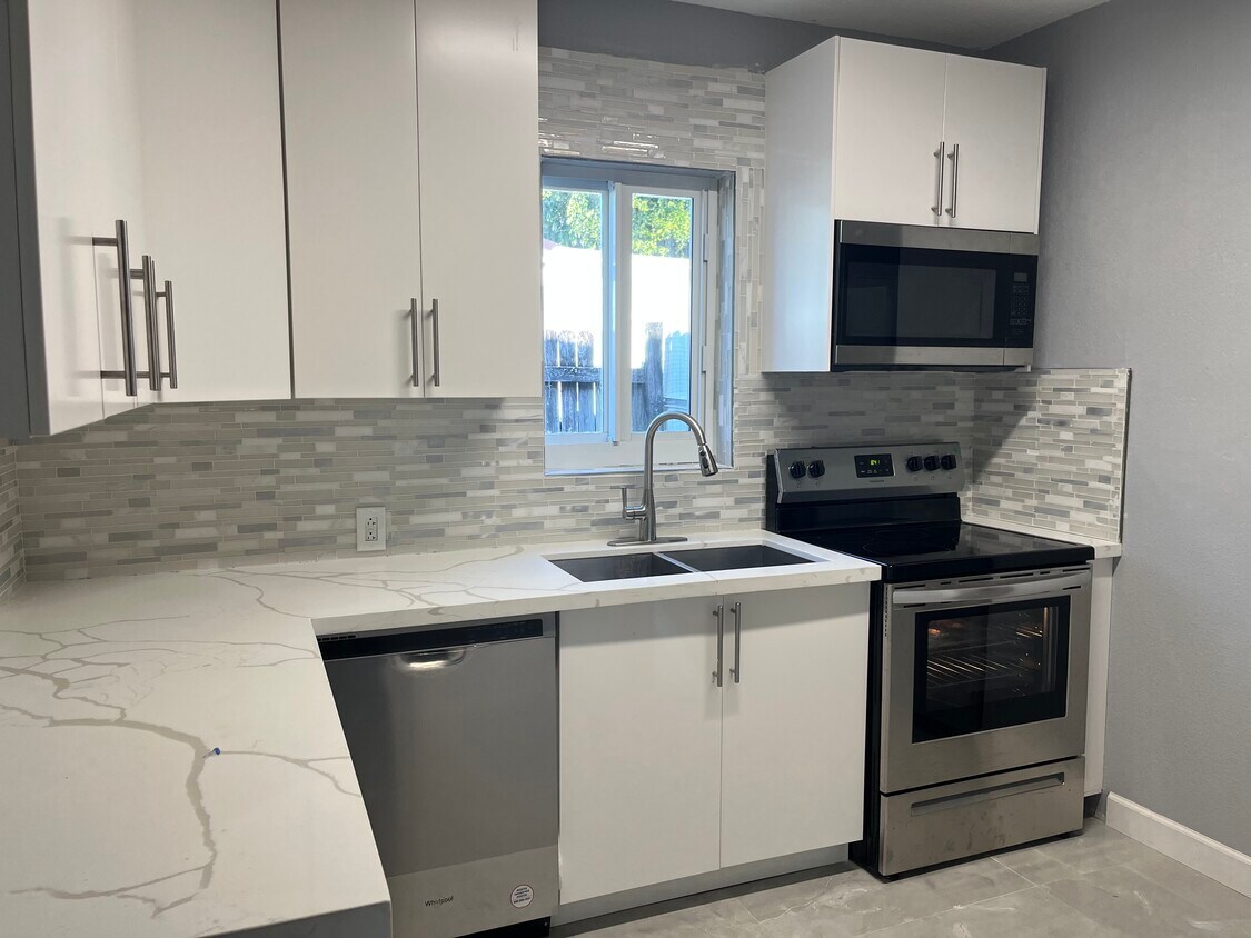 Foto principal - 1766 NE 181st St
