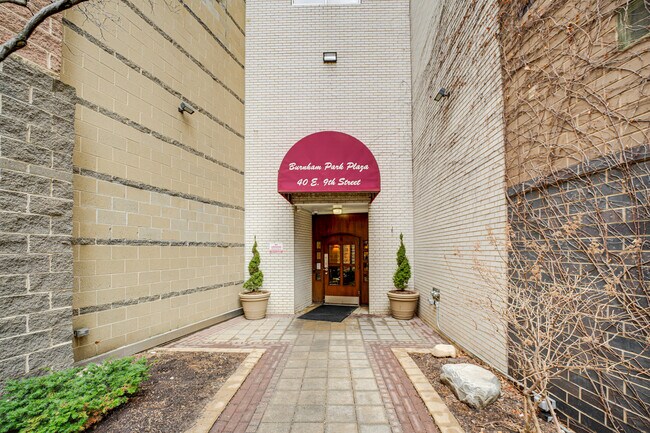 Foto del edificio - 40 E 9th St